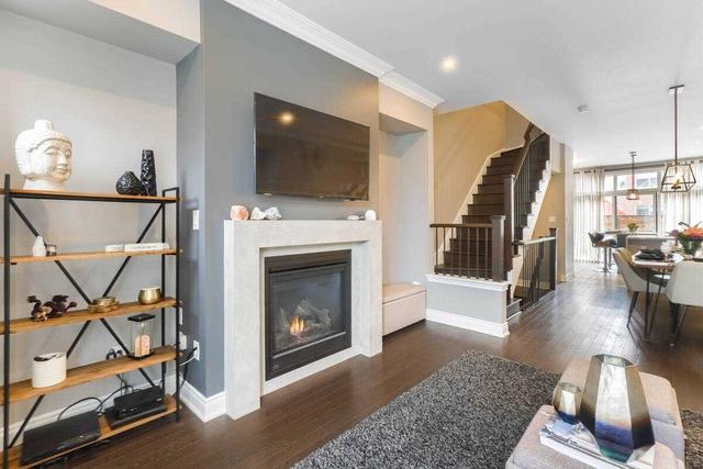 2026 Queensborough Gate, Townhouse with 3 bedrooms, 3 bathrooms and 2 parking in Mississauga ON | Image 4