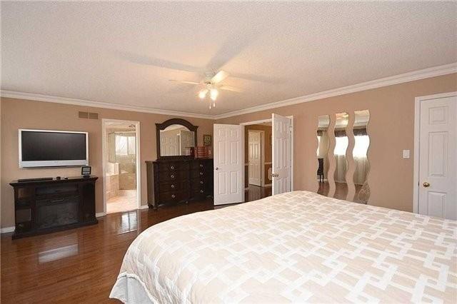 804 Esprit Cres, House detached with 4 bedrooms, 4 bathrooms and 4 parking in Mississauga ON | Image 12