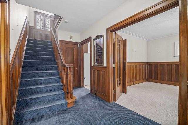 388 Glencairn Ave, House detached with 5 bedrooms, 4 bathrooms and 4 parking in Toronto ON | Image 2