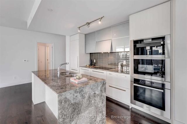 1010 - 170 Avenue Rd, Condo with 2 bedrooms, 3 bathrooms and 1 parking in Toronto ON | Image 25