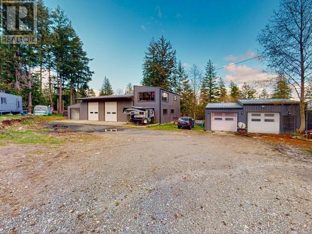 2060 Black Point Road, House detached with 3 bedrooms, 2 bathrooms and 5 parking in Powell River C BC | Image 4