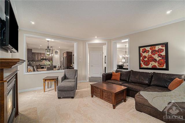 334 Abbeydale Circle, House detached with 4 bedrooms, 3 bathrooms and 6 parking in Ottawa ON | Image 13