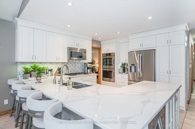 3 Tanager Dr, House detached with 4 bedrooms, 3 bathrooms and 4 parking in Guelph ON | Image 3