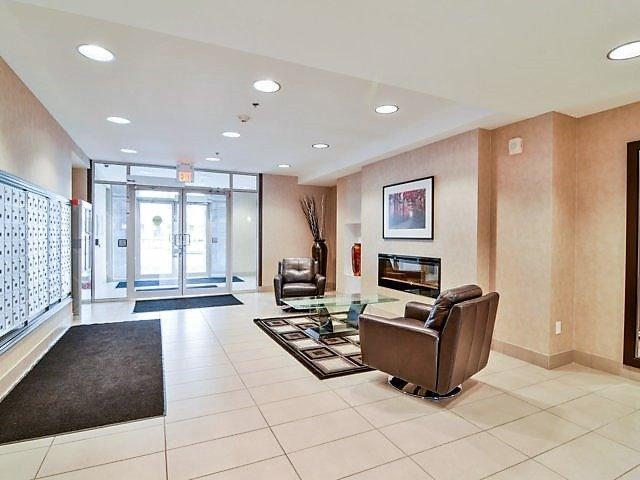 211 - 5317 Upper Middle Rd, Condo with 2 bedrooms, 2 bathrooms and 1 parking in Burlington ON | Image 2