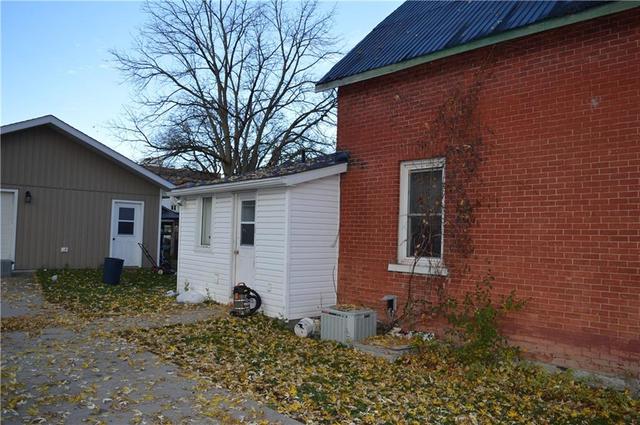 194 Lochiel Street S, House detached with 3 bedrooms, 2 bathrooms and 4 parking in Renfrew ON | Image 4