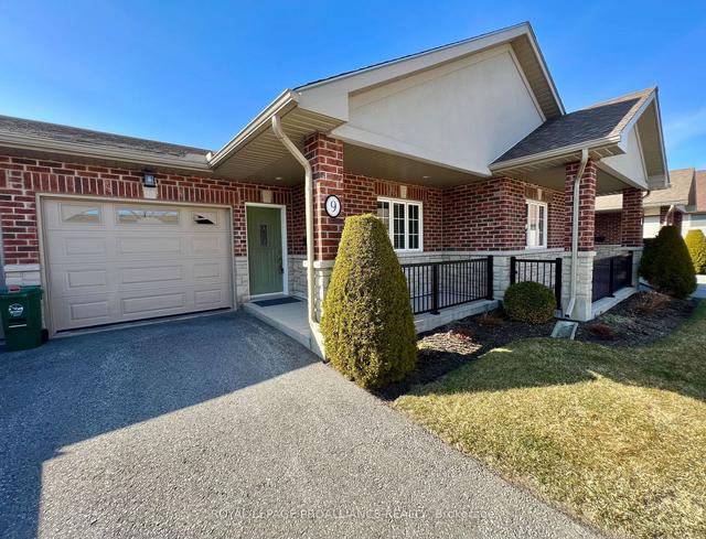 9 - 16 Lane Ave, Townhouse with 3 bedrooms, 3 bathrooms and 2 parking in Belleville ON | Image 1