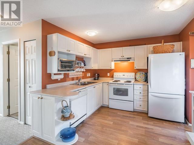 1 - 3570 Norwell Dr, House attached with 2 bedrooms, 3 bathrooms and 4 parking in Nanaimo BC | Image 4