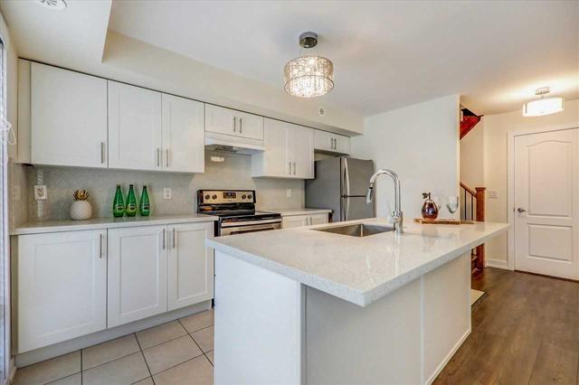 120 - 2 Dunsheath Way, Townhouse with 2 bedrooms, 2 bathrooms and 2 parking in Markham ON | Image 2