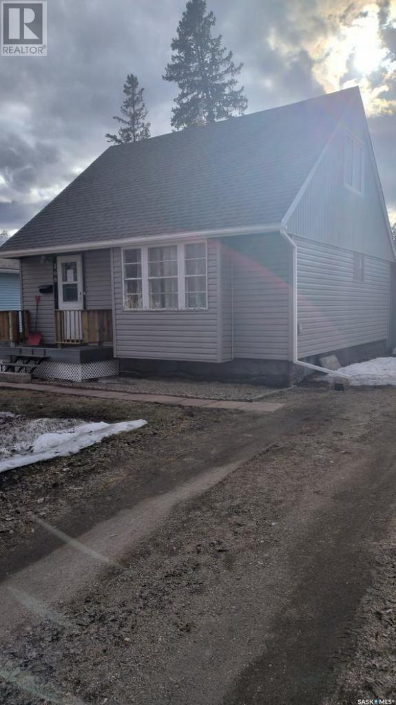 166 Peaker Avenue, House detached with 3 bedrooms, 2 bathrooms and null parking in Yorkton SK | Image 2