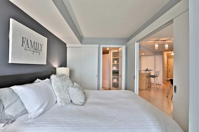 1710 - 208 Queens Quay W, Condo with 1 bedrooms, 2 bathrooms and 1 parking in Toronto ON | Image 15
