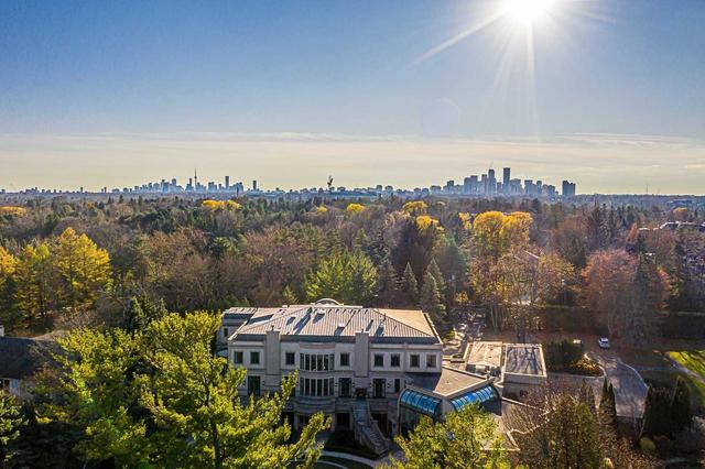 19 High Point Rd, House detached with 6 bedrooms, 12 bathrooms and 30 parking in Toronto ON | Image 35