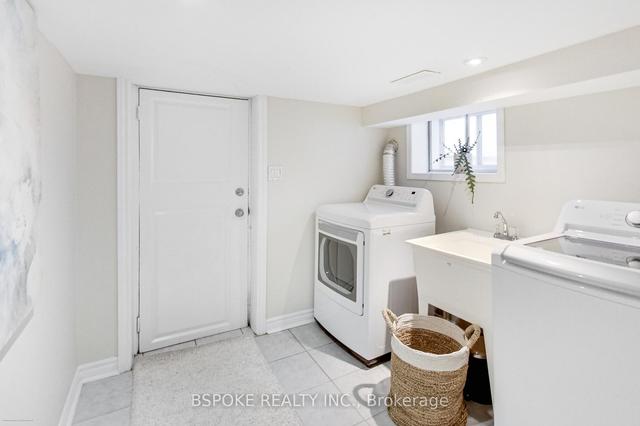 303 Maria St, House detached with 2 bedrooms, 2 bathrooms and 1 parking in Toronto ON | Image 20