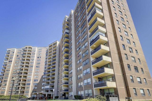 204 - 551 The West Mall, Condo with 3 bedrooms, 2 bathrooms and 1 parking in Toronto ON | Image 1