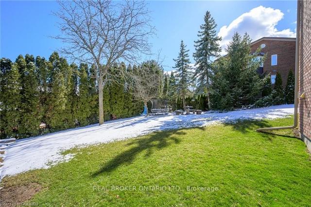 1394 Hazelton Blvd, House detached with 4 bedrooms, 5 bathrooms and 11 parking in Burlington ON | Image 29