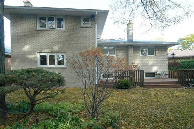 22 Glen Meadow Crt, House detached with 4 bedrooms, 3 bathrooms and 4 parking in Toronto ON | Image 19