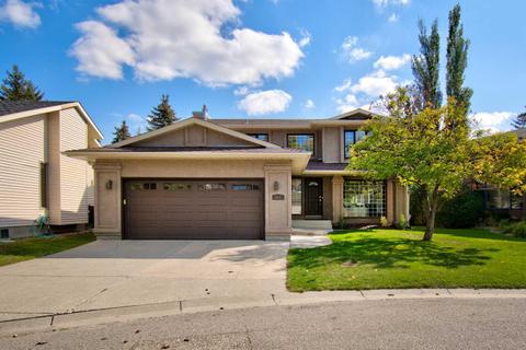 111 Douglasbank Court Se, House detached with 5 bedrooms, 3 bathrooms and 4 parking in Calgary AB | Card Image