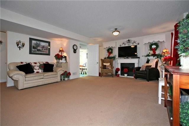 28 Barnfield Cres, House detached with 4 bedrooms, 3 bathrooms and 4 parking in Ajax ON | Image 16