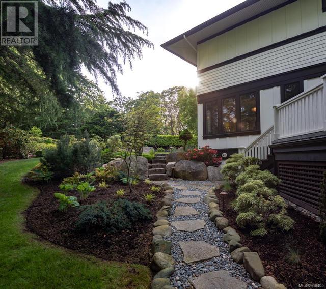 3375 Ripon Rd, House detached with 5 bedrooms, 6 bathrooms and 4 parking in Oak Bay BC | Image 50