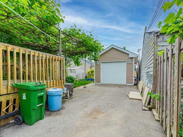 83 Amherst Ave, House detached with 3 bedrooms, 2 bathrooms and 4 parking in Toronto ON | Image 16