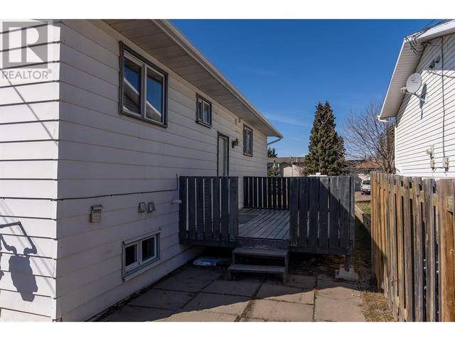 8616 87 Avenue, House detached with 5 bedrooms, 2 bathrooms and null parking in Fort St. John BC | Image 29