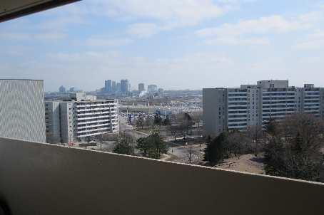 1003 - 120 Dundalk Dr, Condo with 3 bedrooms, 2 bathrooms and 2 parking in Toronto ON | Image 9