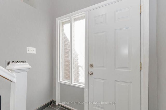 29 Sandringham Crt, Townhouse with 3 bedrooms, 2 bathrooms and 2 parking in Brampton ON | Image 23