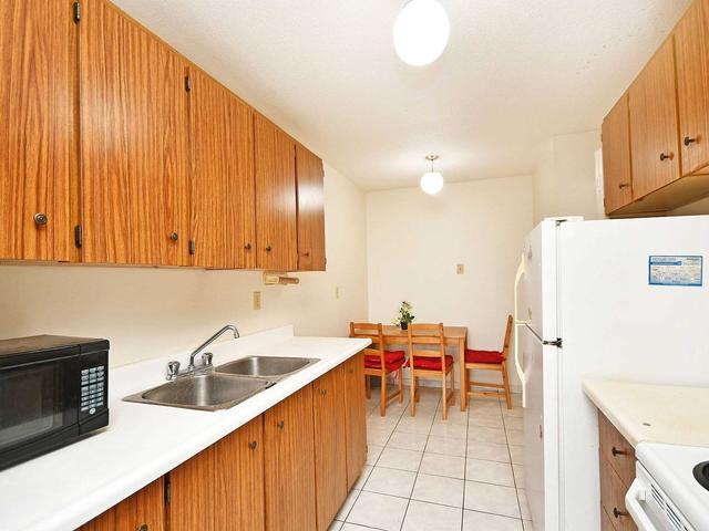 805 - 4 Kings Cross Rd, Condo with 1 bedrooms, 1 bathrooms and 1 parking in Brampton ON | Image 11