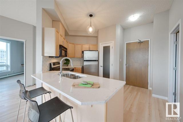 1202 - 10504 99 Av Nw, Condo with 2 bedrooms, 2 bathrooms and 2 parking in Edmonton AB | Image 9