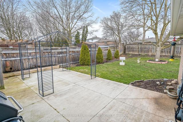 36 Irwin Cres, House detached with 3 bedrooms, 2 bathrooms and 3 parking in Halton Hills ON | Image 19