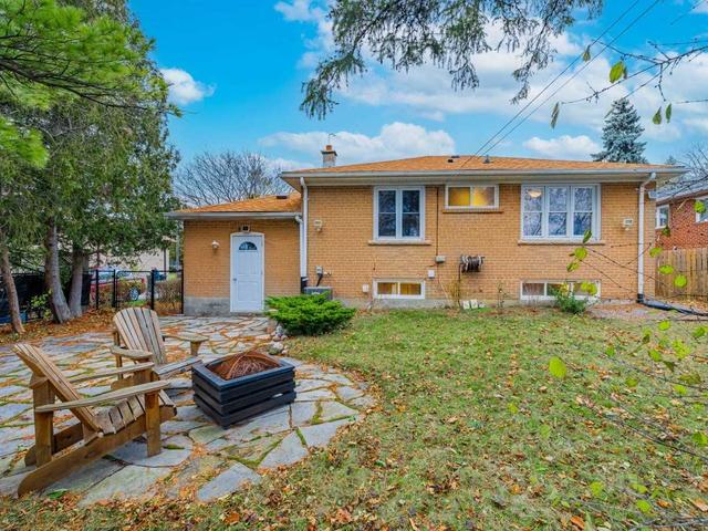 19 Royal Doulton Dr, House detached with 3 bedrooms, 2 bathrooms and 4 parking in Toronto ON | Image 5