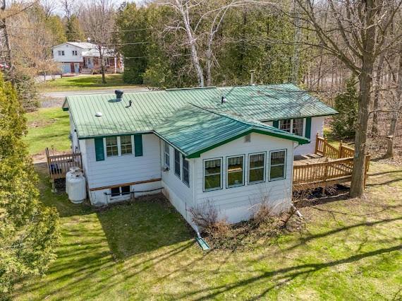 3888 Macdonald Road, House detached with 2 bedrooms, 2 bathrooms and 10 parking in South Glengarry ON | Image 3