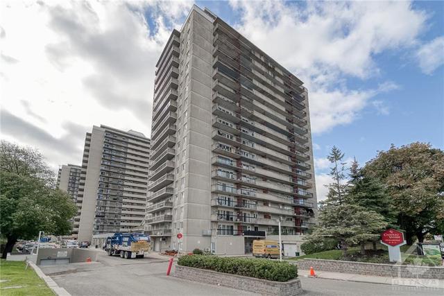1908 - 158 Mcarthur Avenue, Condo with 3 bedrooms, 1 bathrooms and 1 parking in Ottawa ON | Image 1