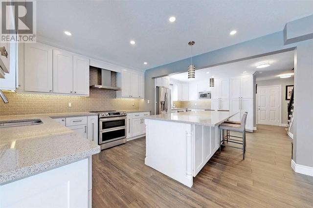 497 Sandbanks Cres, House detached with 3 bedrooms, 4 bathrooms and 4 parking in Waterloo ON | Image 7