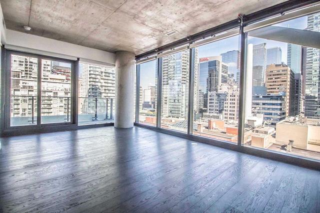 1003 - 224 King St W, Condo with 2 bedrooms, 2 bathrooms and 1 parking in Toronto ON | Image 2