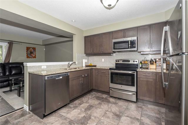 unit 26 - 635 Saginaw Pkwy, Townhouse with 3 bedrooms, 3 bathrooms and 2 parking in Cambridge ON | Image 2