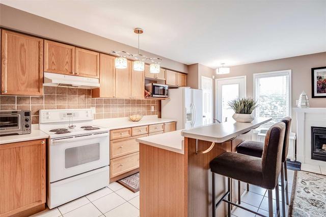89 Glenashton Dr E, House semidetached with 3 bedrooms, 3 bathrooms and 2 parking in Oakville ON | Image 4
