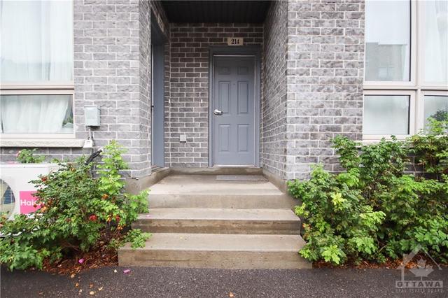 214 Terravita Private, House attached with 2 bedrooms, 2 bathrooms and 1 parking in Ottawa ON | Image 2