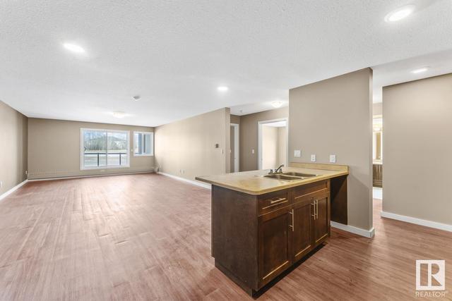 2204 - 1601 8 Av, Condo with 2 bedrooms, 2 bathrooms and null parking in Cold Lake AB | Image 3