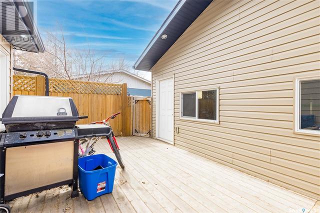 2226 St Patrick Avenue, House detached with 4 bedrooms, 2 bathrooms and null parking in Saskatoon SK | Image 33