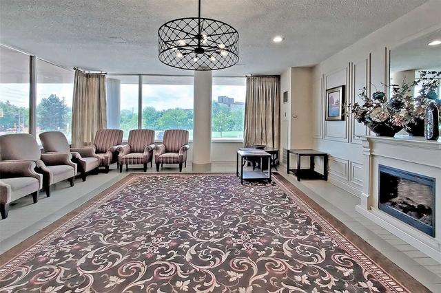 826 - 326 Major Mackenzie Dr E, Condo with 2 bedrooms, 2 bathrooms and 3 parking in Richmond Hill ON | Image 25