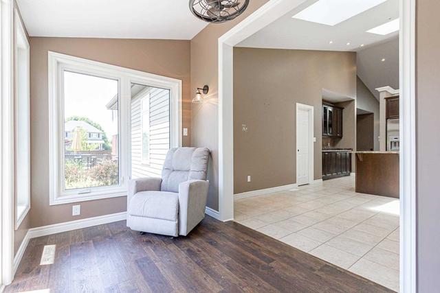 3 Carere Cres, House detached with 2 bedrooms, 3 bathrooms and 5 parking in Guelph ON | Image 11