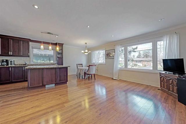 916 Willowdale Ave, House detached with 3 bedrooms, 4 bathrooms and 5 parking in Toronto ON | Image 17