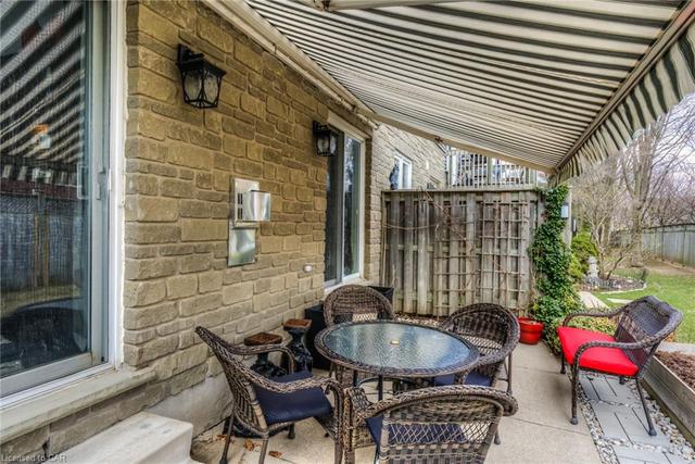24 - 199 Saginaw Parkway, House attached with 3 bedrooms, 2 bathrooms and 4 parking in Cambridge ON | Image 6
