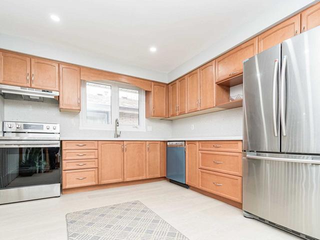 90 Napoli Dr, House detached with 4 bedrooms, 3 bathrooms and 5 parking in Hamilton ON | Image 7