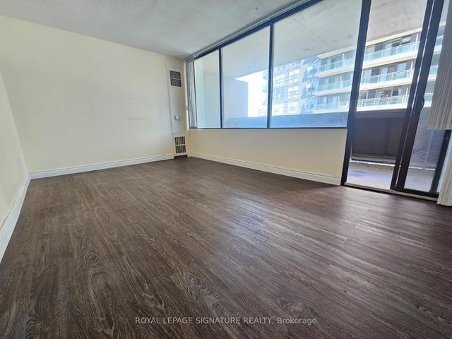 810 - 720 Spadina Ave, Condo with 0 bedrooms, 1 bathrooms and 0 parking in Toronto ON | Image 12