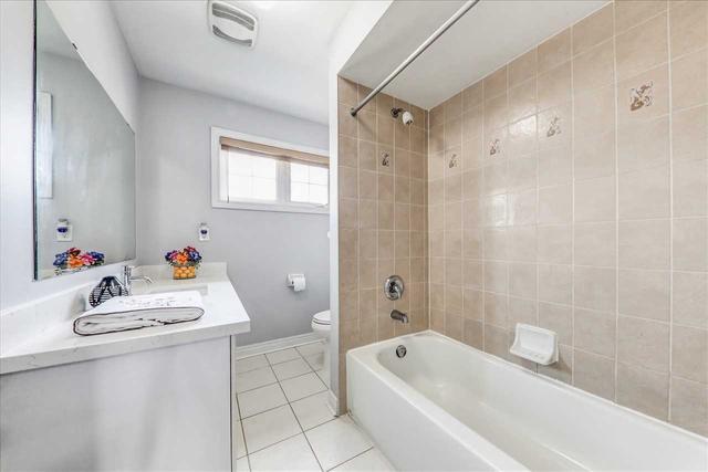 122 Guinevere Rd, House semidetached with 3 bedrooms, 4 bathrooms and 3 parking in Markham ON | Image 17