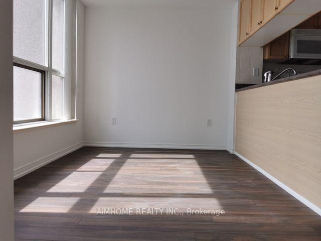 1504 - 909 Bay St, Condo with 0 bedrooms, 1 bathrooms and 1 parking in Toronto ON | Image 3
