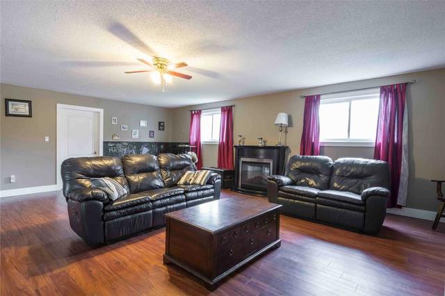 18 Hillcrest Dr, House detached with 4 bedrooms, 3 bathrooms and 12 parking in Quinte West ON | Image 6