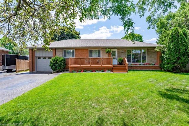 346 Duncombe Court, House detached with 3 bedrooms, 2 bathrooms and 5 parking in Burlington ON | Image 2