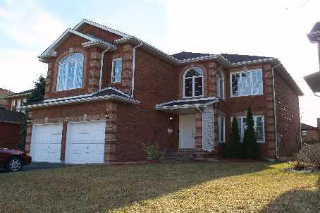 267 Stover Cres, House detached with 4 bedrooms, 4 bathrooms and 4 parking in Pickering ON | Image 2
